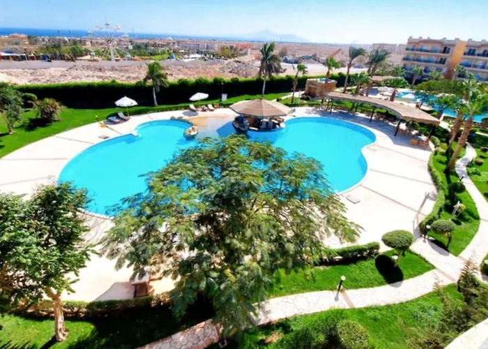 Apartment With Sea View And Swimming Pools