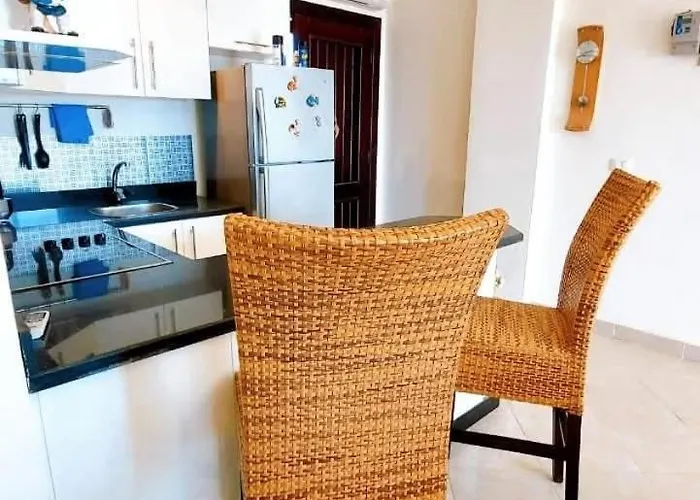 Apartment With Sea View And Swimming Pools *